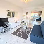 Ref Fleur51 By Palmes Dproperties